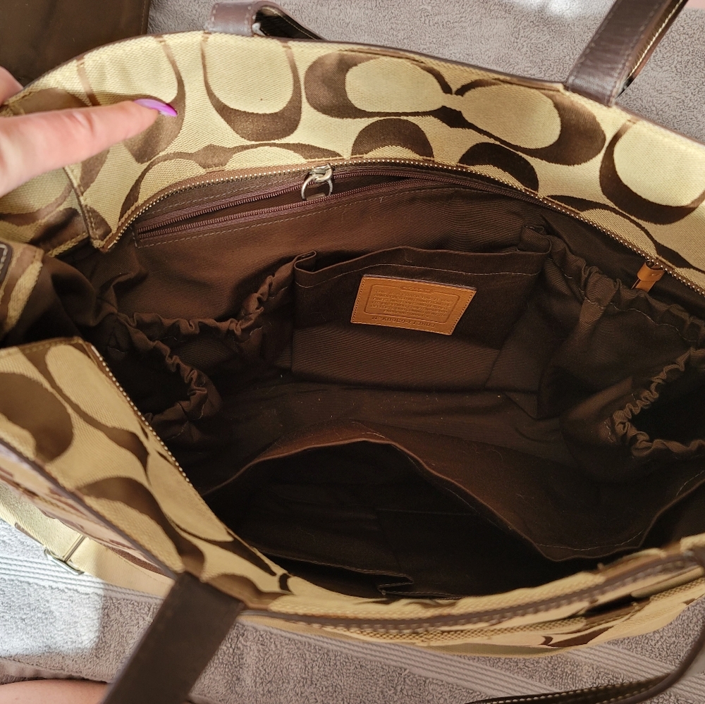 GUC Coach Diaper Bag - Picture 5 of 7
